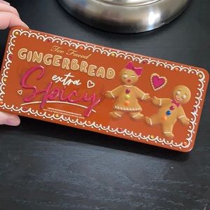 Too faced extra spicy gingerbread palette